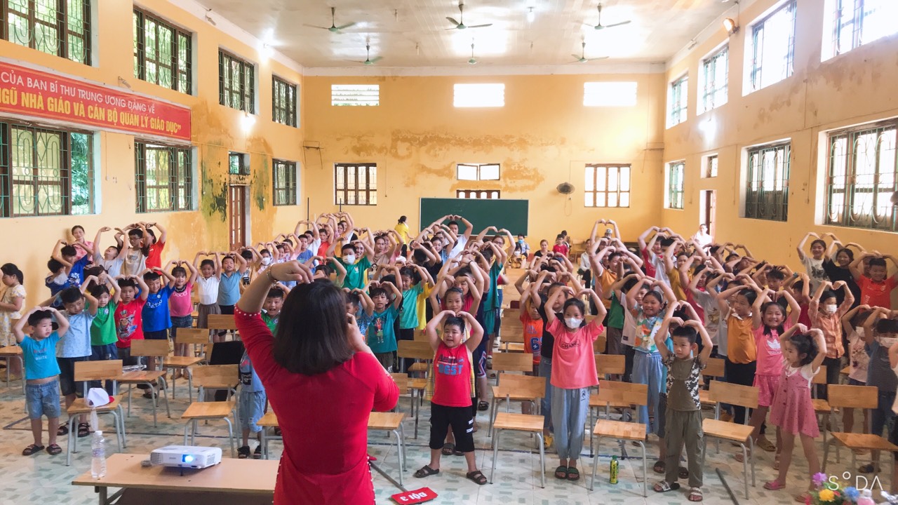 Trải nghiệm KNS chuyên đề Sống yêu thương và biết ơn cha mẹ - Huyện Đà Bắc