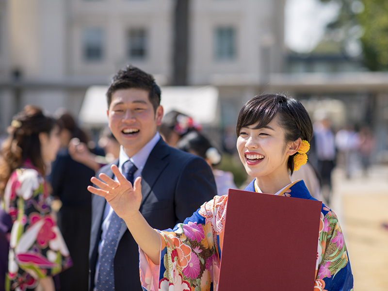 TUYỂN SINH DU HỌC NHẬT BẢN KỲ THÁNG 1/2023 3 MỐI QUAN TÂM HÀNG ĐẦU KHI ĐI DU HỌC NHẬT BẢN 1. CHI PHÍ: Có thể du học Nhật Bản với chi phí thấp không? 2. VISA: Có phải tỉ lệ đỗ VISA Nhật ngày càng khó? 3. TRƯỜNG TIẾNG: Cần tìm một trường tiếng Nhật tốt và uy tín hàng đầu?  ĐỪNG LO LẮNG TẤT CẢ ĐÃ CÓ SUPERKIDS  KHÔNG PHÁT SINH: Không phát sinh bất kỳ khoản phí nào khác ngoài hợp đồng. Mọi khoản đều được công khai rõ ràng  TẠI SAO NÊN CHỌN DU HỌC NHẬT BẢN TẠI SUPERKIDS  Trung tâm du học SUPERKIDS cam kết không phát sinh phí ngoài , học phí có thể đóng trực tiếp cho trường tại Nhật Bản.  Tổng chi phí du học chỉ từ 149 triệu, bao gồm: 6 tháng học tại Việt Nam, phí hồ sơ, vé máy bay, lệ phí xin visa, trọn gói hồ sơ, và 6 tháng học phí tại Nhật Bản.  Với hơn 200 trường tiếng đã liên kết với Trung tâm, học viên có thể thoải mái lựa chọn trường theo nguyện vọng ở bất kỳ vùng nào tại Nhật Bản.  Đào tạo tiếng Nhật bài bản: Học viên được học đủ các kỹ năng nghe nói đọc viết, tỉ lệ đỗ N5 cao. Ngoài ra học viên còn được đào tạo kỹ năng mềm, định hướng nghề nghiệp và xin việc tại Nhật. Du học Nhật Bản khó, có Superkids  lo! —---------------------- Du học Suprerkids Việt Nam – Kiến tạo tương lai